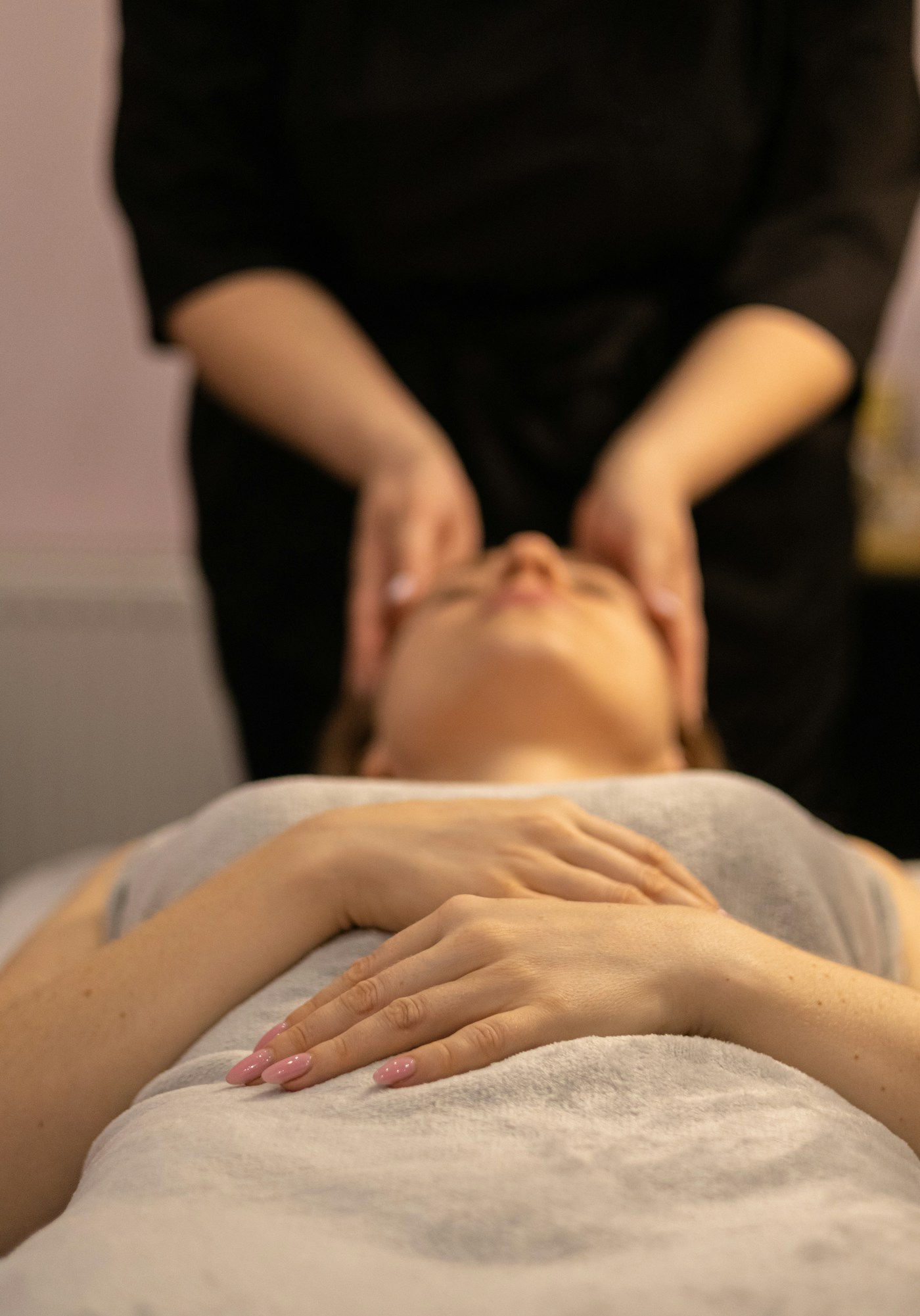 Cuidado facial em um ambiente tranquilo